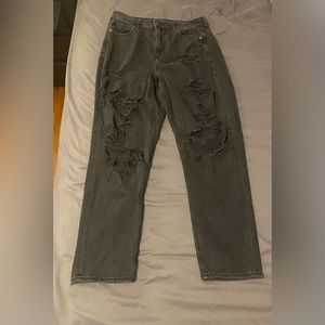 American Eagle black distressed mom jean